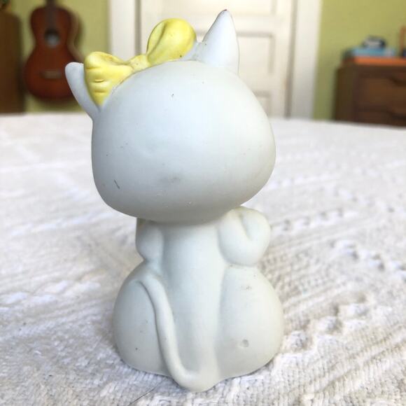 Vintage Flambro Porcelain Cat Figurine Made in Taiwan Kawaii Gift 4.25" 80s - Picture 5 of 10